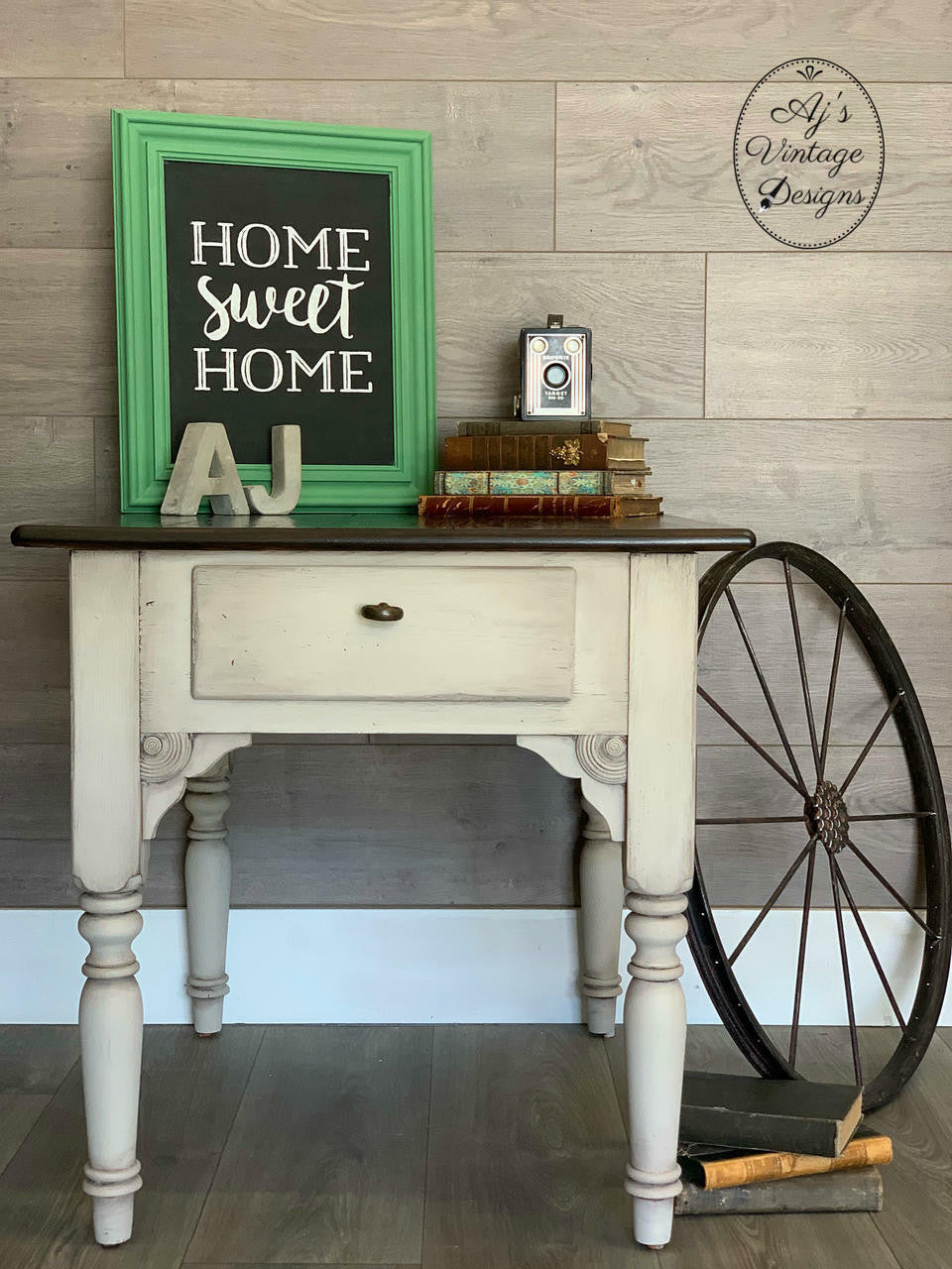 Sand Bar / Dixie Belle Chalk Mineral Paint