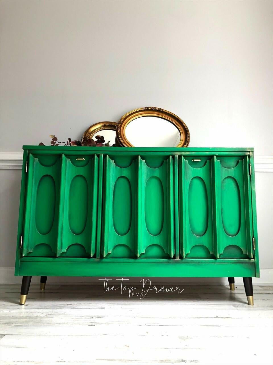 Tree Frog Green / Dixie Belle Chalk Mineral Paint