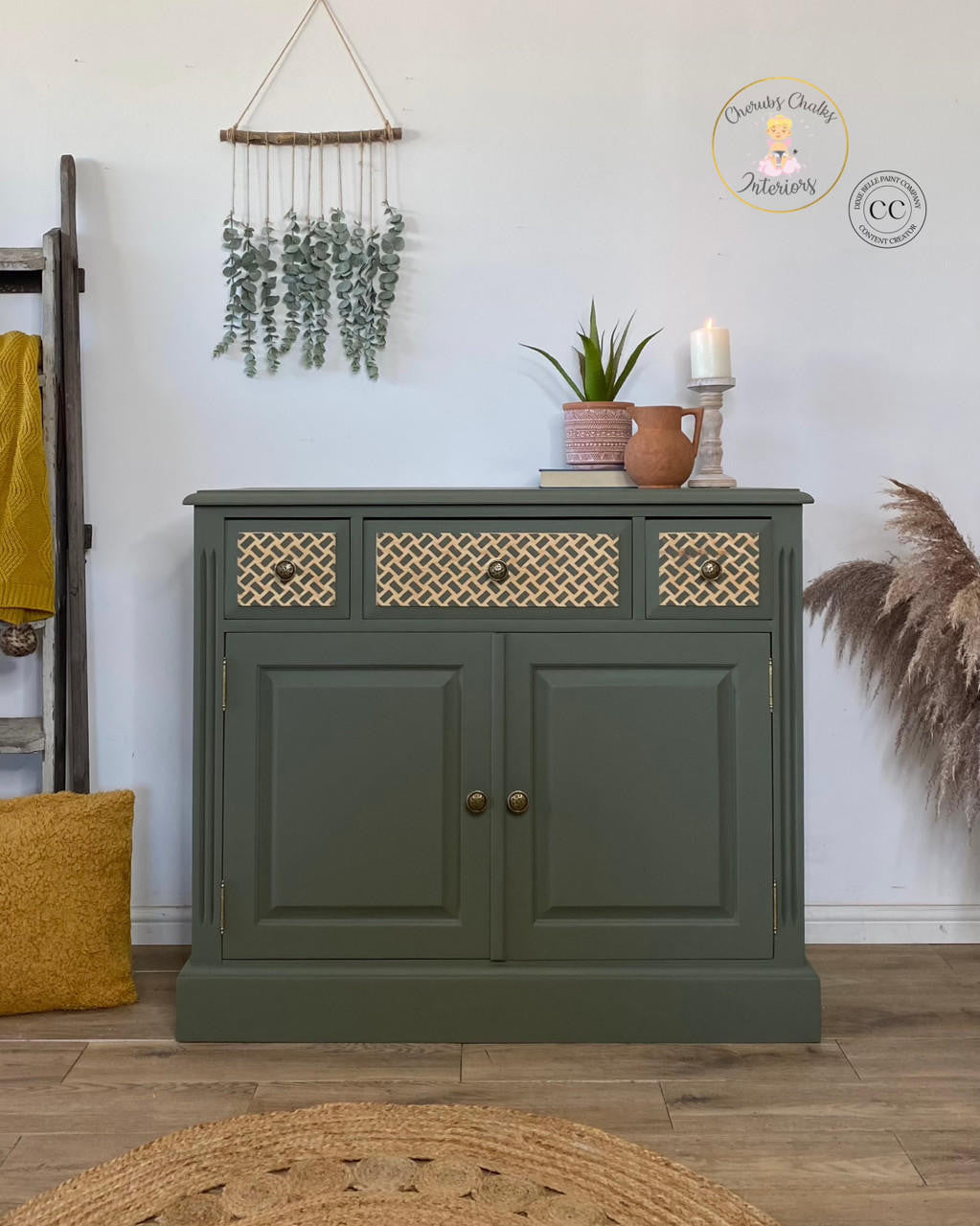 Belles and Whistles Stencil 15" x 7/7.5" / Dixie Belle Paint