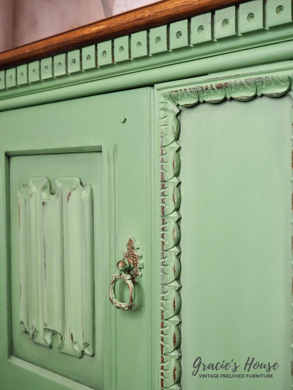 Farmhouse Green / Dixie Belle Chalk Mineral Paint