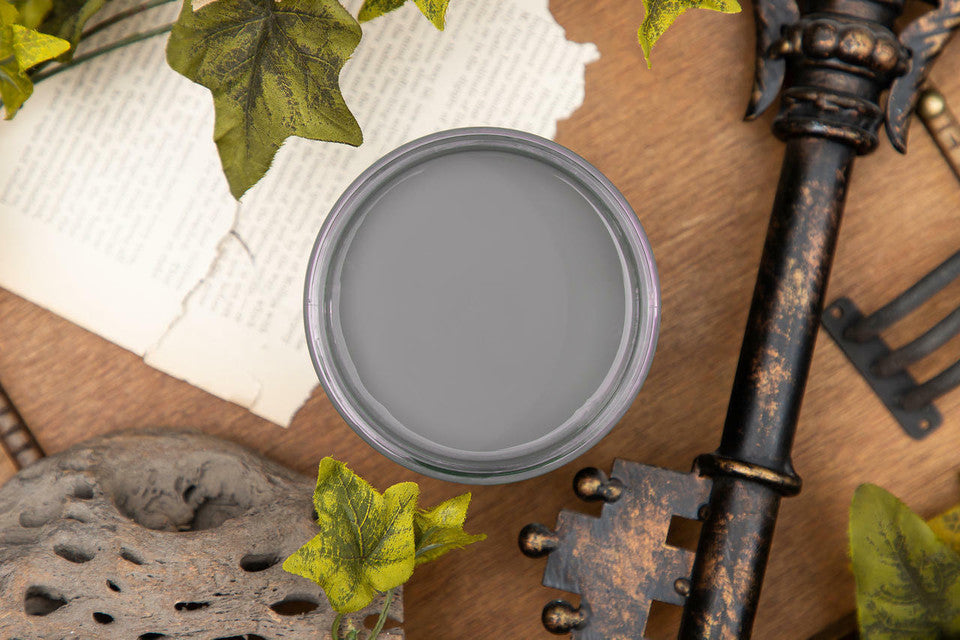 Hurricane Gray / Dixie Belle Chalk Mineral Paint