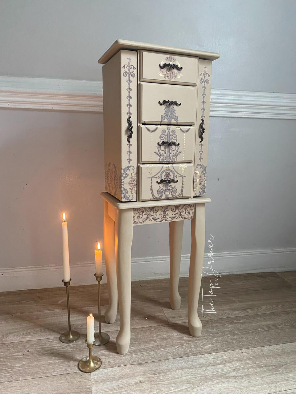 Burlap / Dixie Belle Chalk Mineral Paint