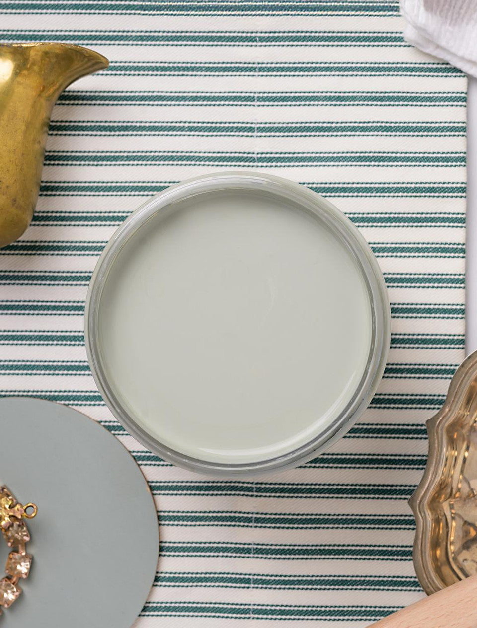 Dixie Belle Paint/ Oxford Fog Silk 16 OZ