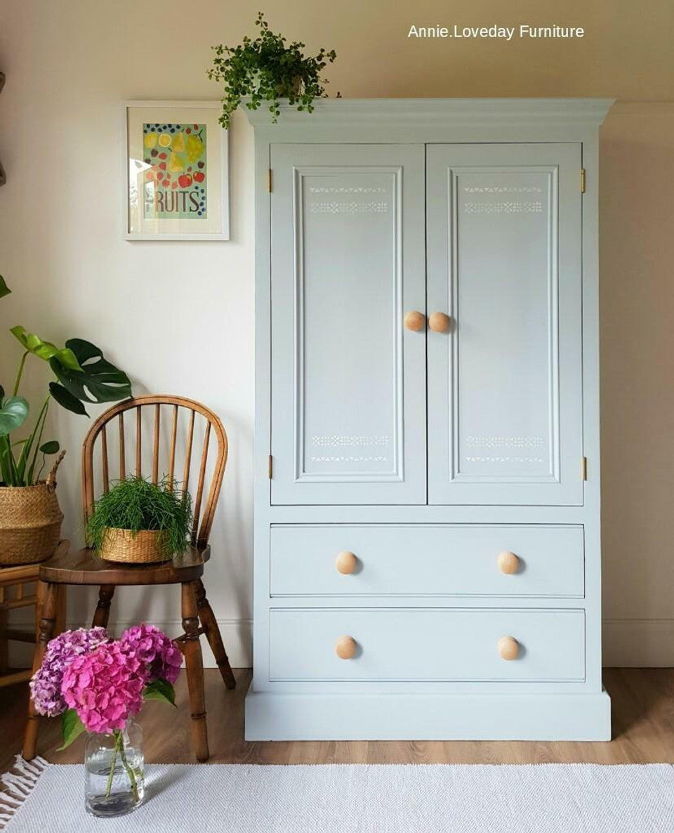 Bay Breeze / Dixie Belle Silk Mineral Paint