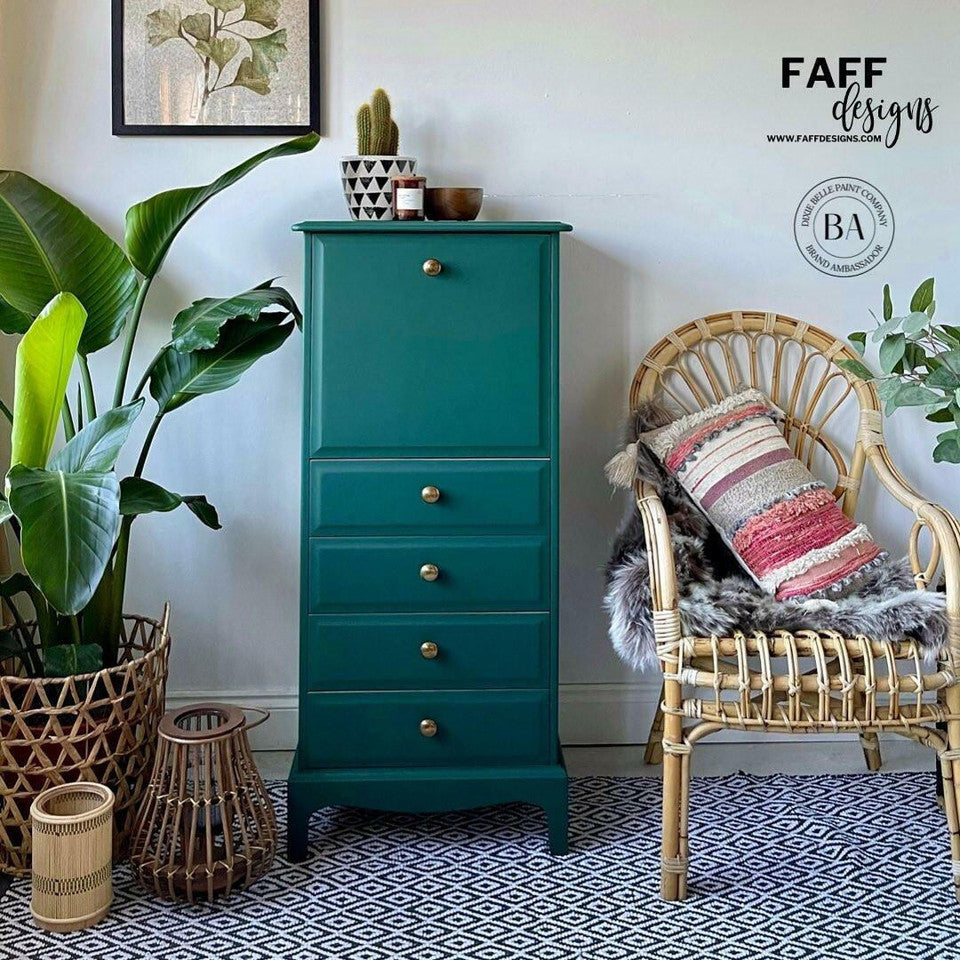 Midnight Green / Dixie Belle Silk Mineral Paint