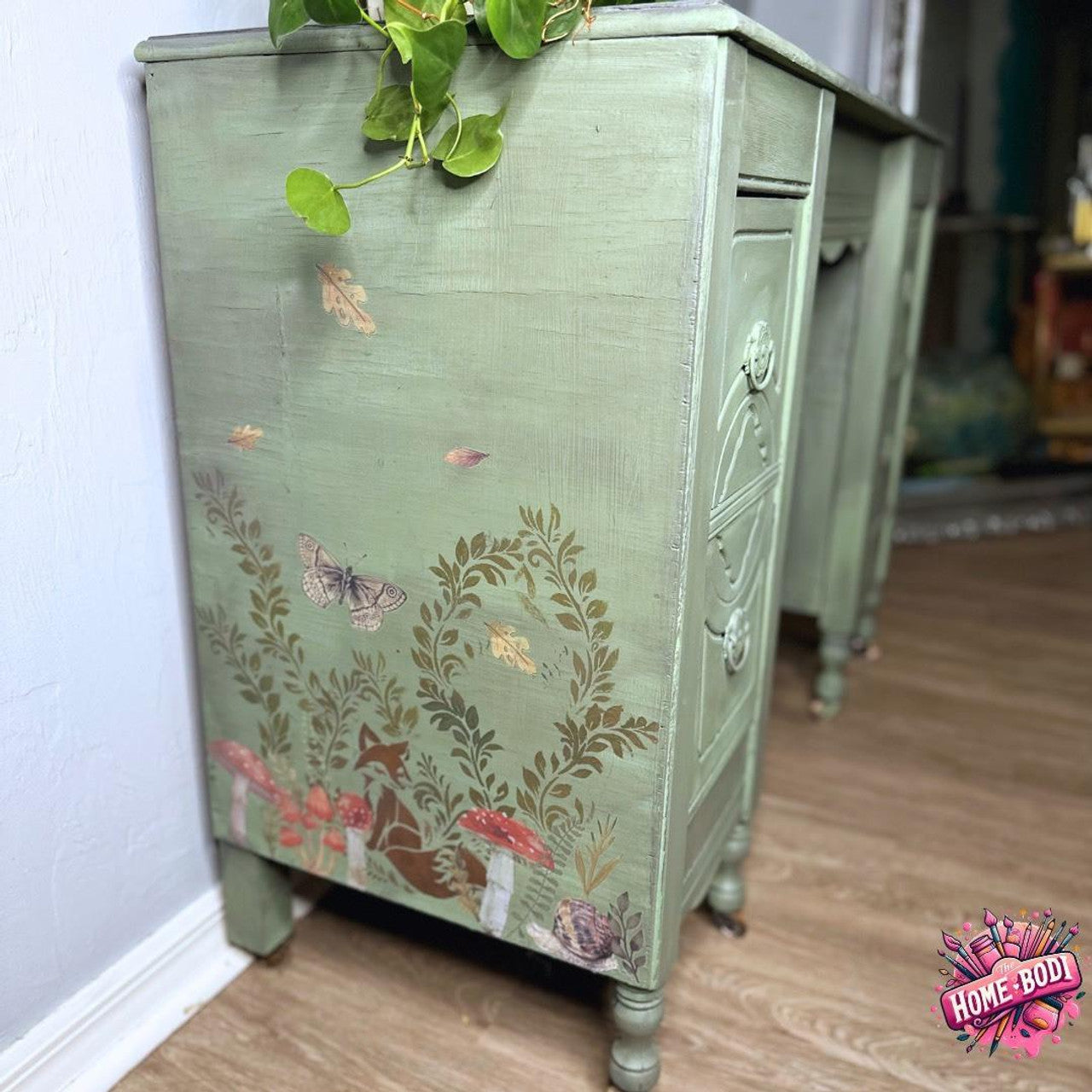 Small Belles and Whistles Stencil Various Sizes / Dixie Belle Paint