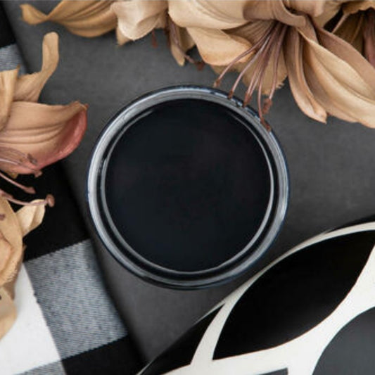Caviar / Dixie Belle Chalk Mineral Paint